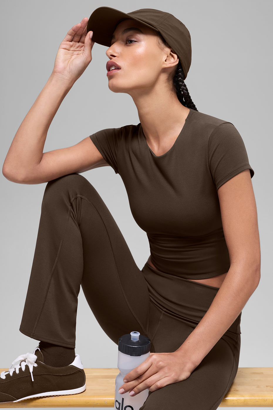 ALO Softsculpt Precision Short Sleeve Top - Espresso--4