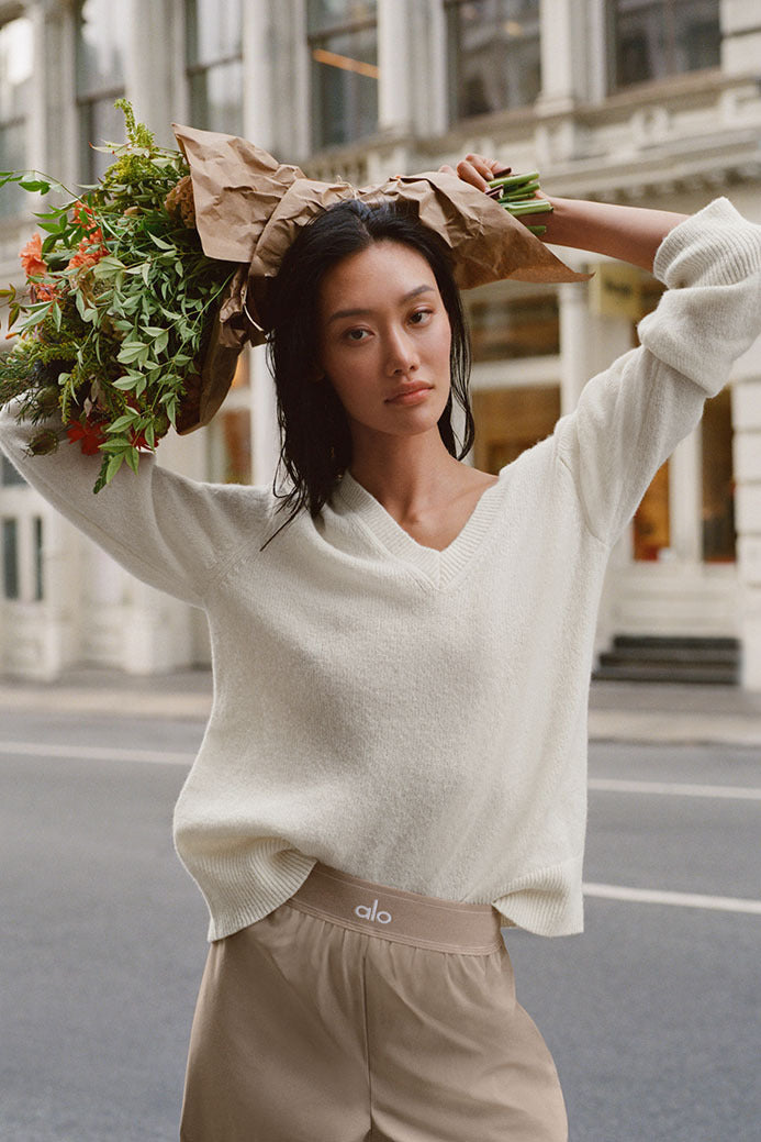 Wool Cashmere New Class Oversized V-Neck Sweater - Ivory--0