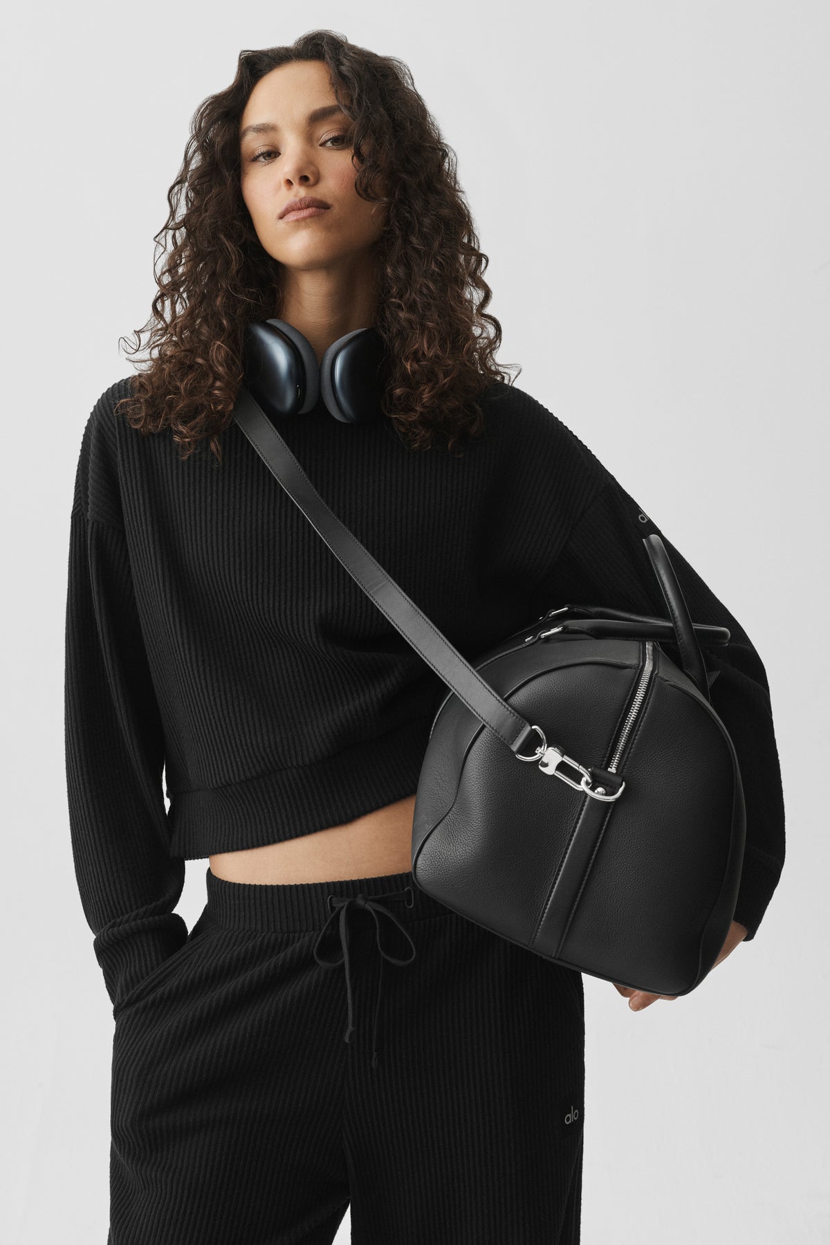 Muse Crew Neck Pullover - Black--3