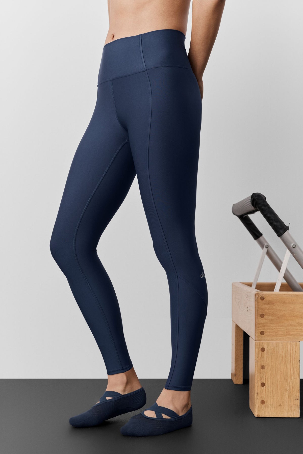 Airlift High-Waist 7/8 Fine Line Legging - Navy--0